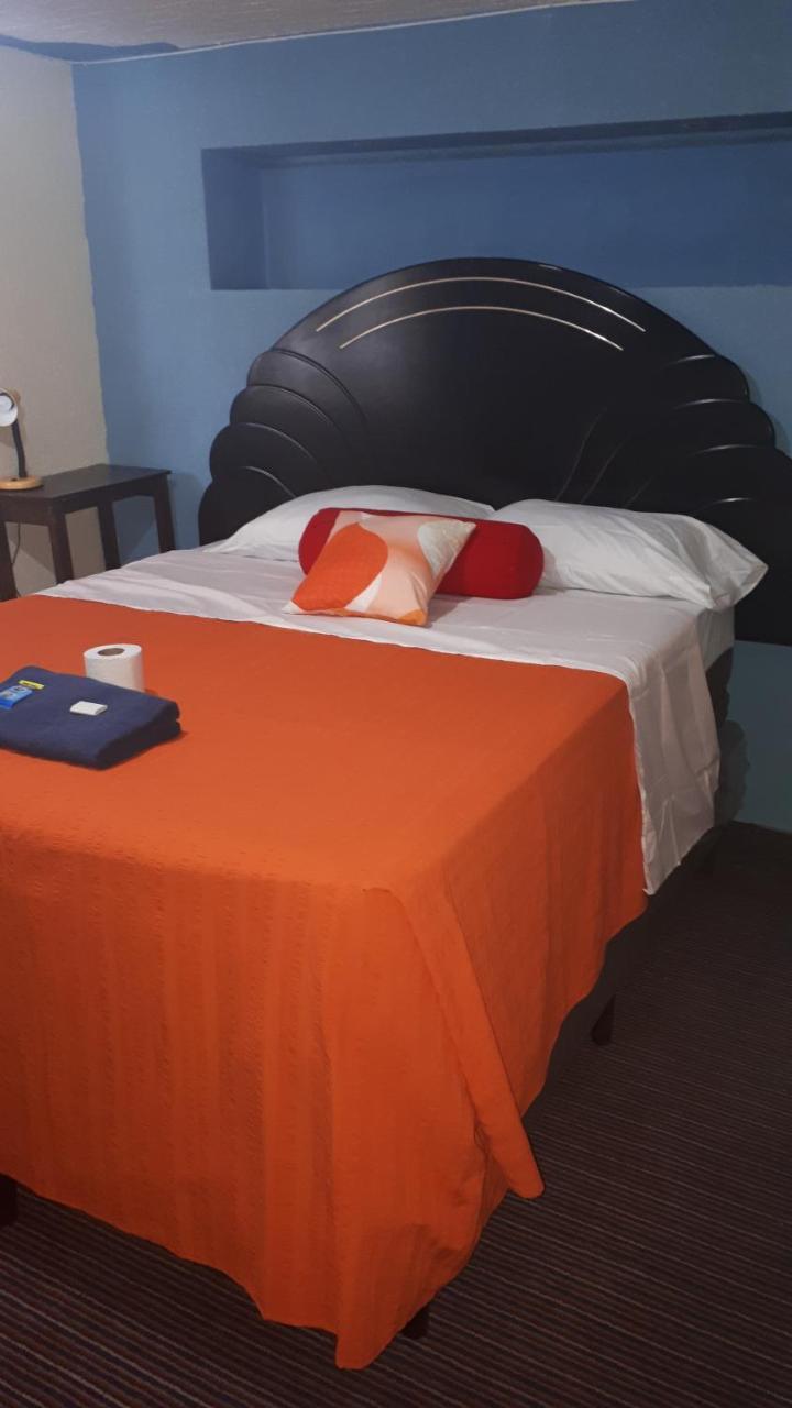 Hotel Kasa Kamelot 2 Κετσαλτενάνγκο Εξωτερικό φωτογραφία