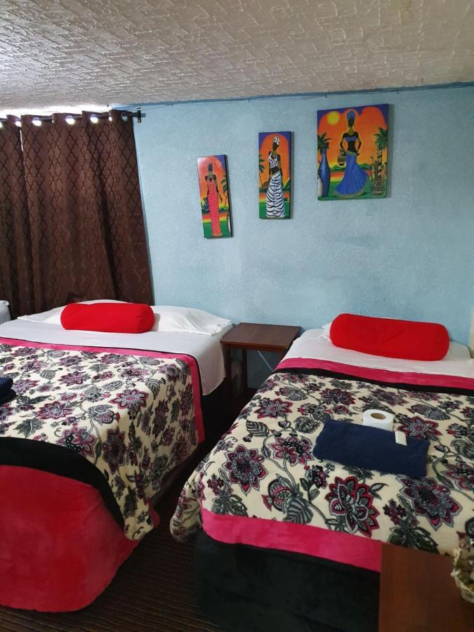 Hotel Kasa Kamelot 2 Κετσαλτενάνγκο Εξωτερικό φωτογραφία