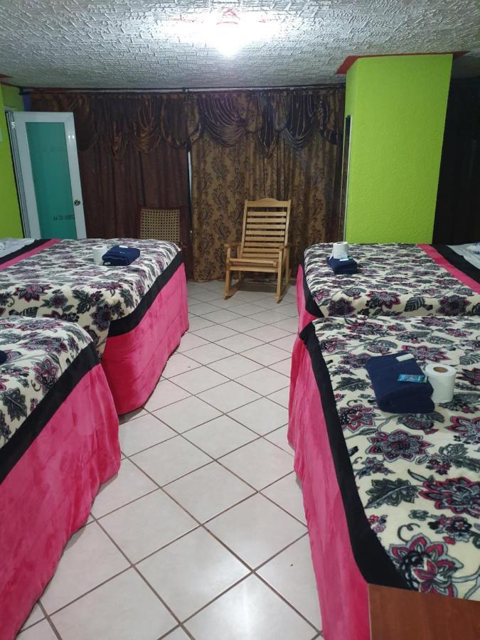 Hotel Kasa Kamelot 2 Κετσαλτενάνγκο Εξωτερικό φωτογραφία